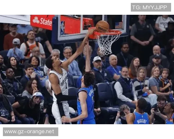 马刺与雷霆第六场激战回顾双方球员表现与战术分析